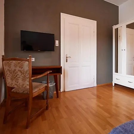 Alte Ratsschaenke Szálloda *